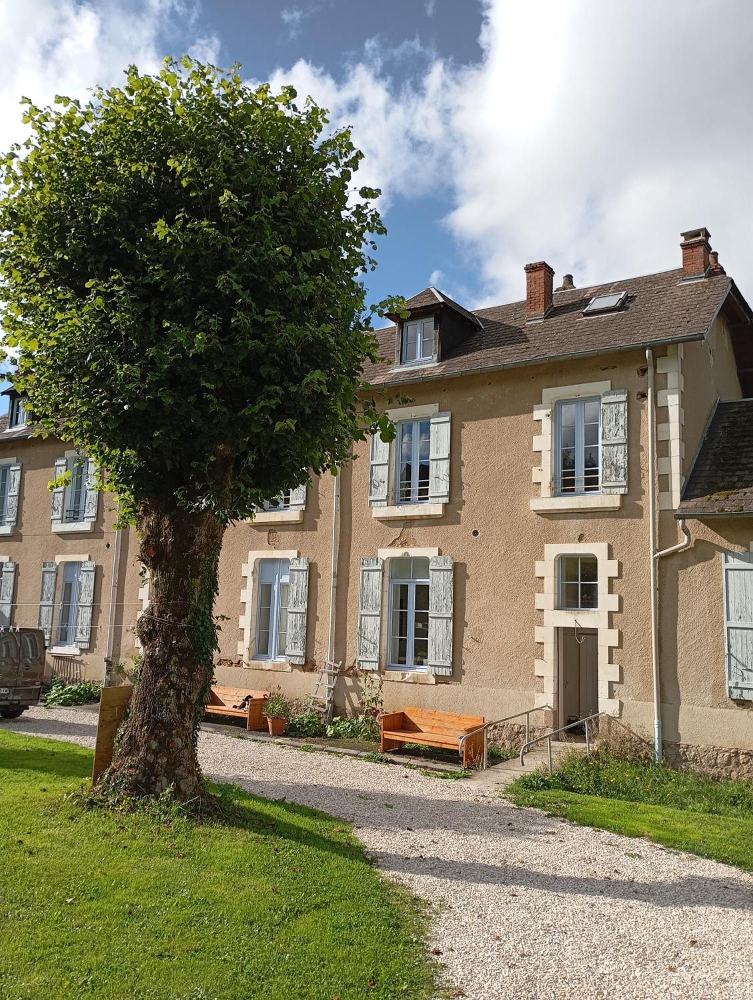 L' Ancienne Ecole Du Morvan Larochemillay Luaran gambar